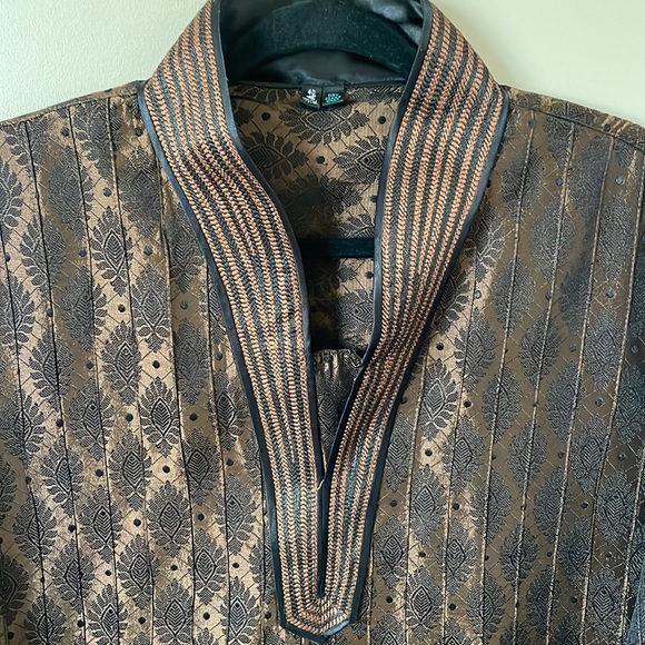 Damask embroidery design brown kurta for men - Picture 4 of 5